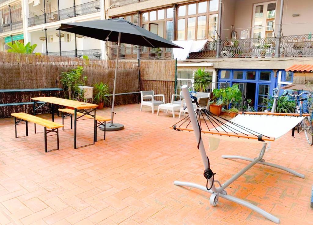 Soul Backpackers Barcelona Hostel Exterior photo
