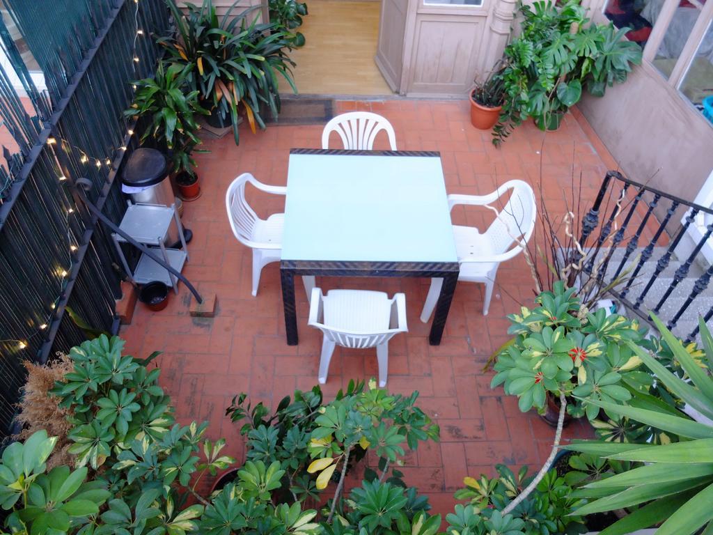 Soul Backpackers Barcelona Hostel Exterior photo