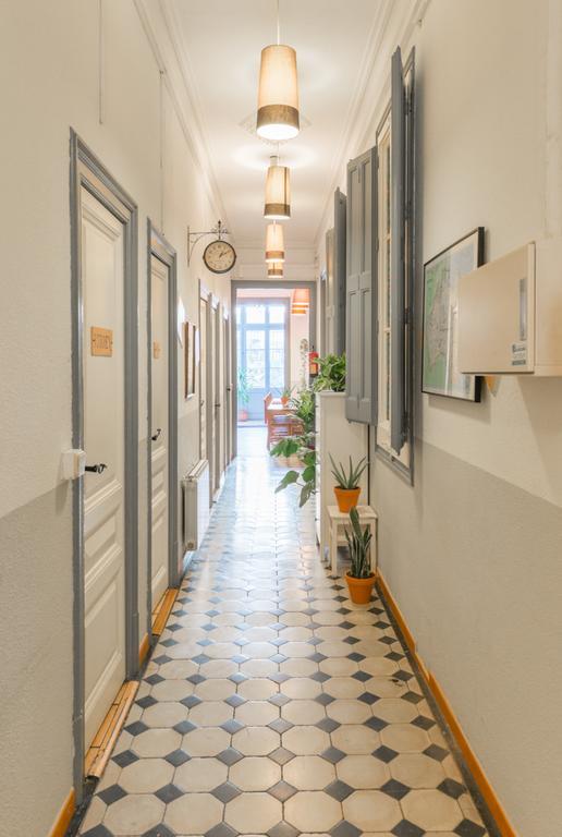 Soul Backpackers Barcelona Hostel Exterior photo