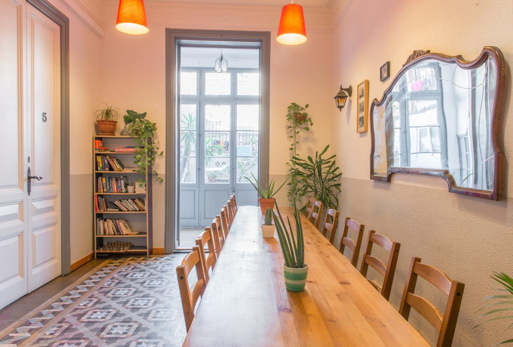 Soul Backpackers Barcelona Hostel Exterior photo
